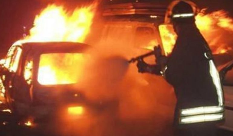 Notte di incendi di auto nel cagliaritano