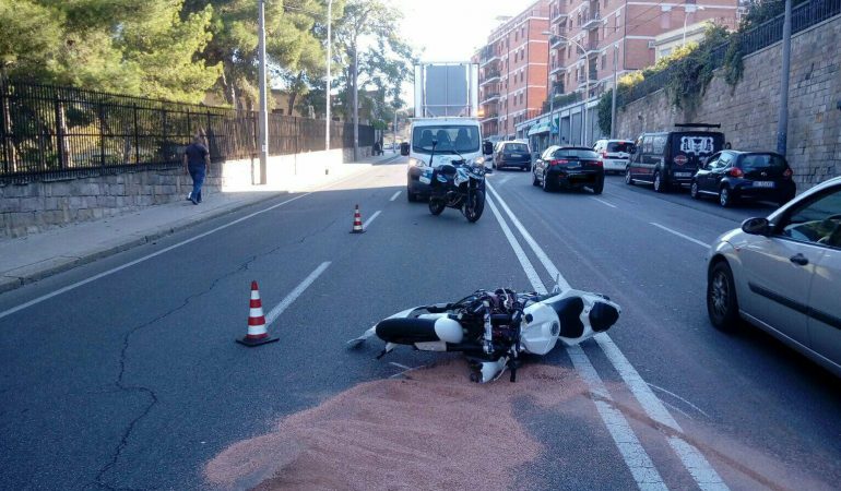 Grave incidente in via Is Mirrionis a Cagliari