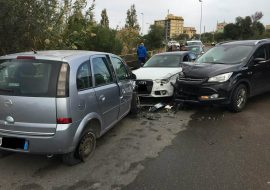 Tragedia sfiorata in via Po a Cagliari tra tre autovetture