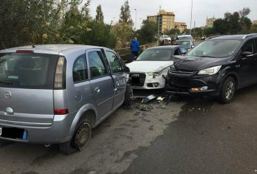 Tragedia sfiorata in via Po a Cagliari tra tre autovetture