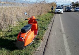 Perde il controllo della Vespa in via Lungosaline a Cagliari