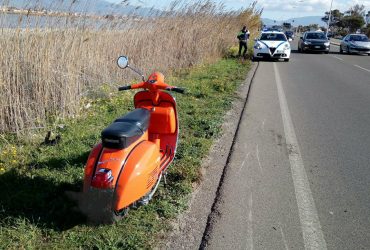 Perde il controllo della Vespa in via Lungosaline a Cagliari