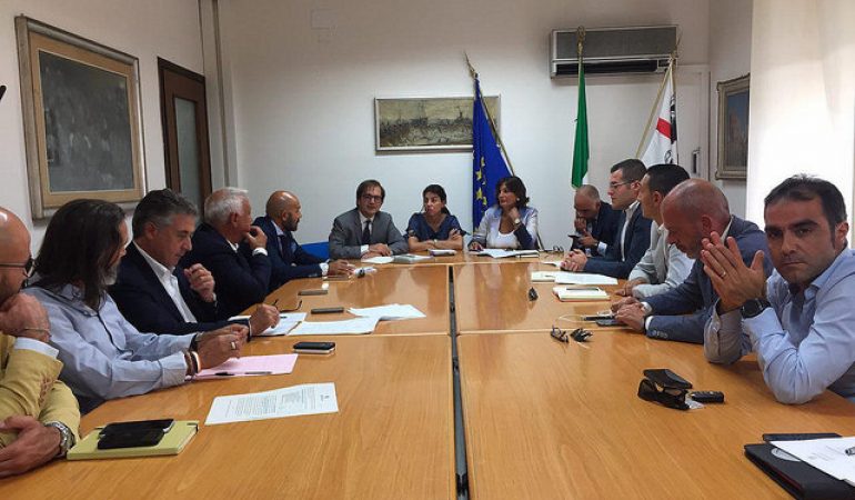 Industria, mobilità elettrica. Piras incontra i sindaci: dal patto per la Sardegna al via la pianificazione degli interventi.