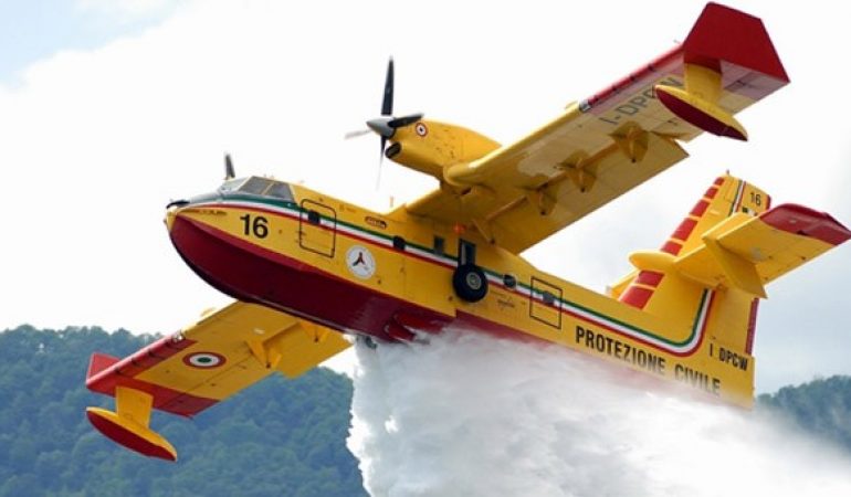Corpo Forestale: 4 incendi domati con il ricorso a mezzi di spegnimento aereo