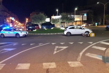 Non dà la precedenza in piazza Sant’Avendrace: scooterista contuso