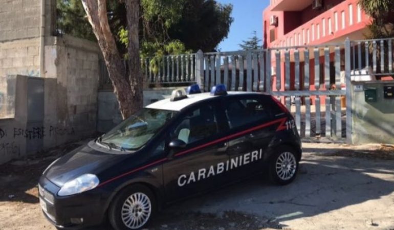 Un uomo arrestato a Pirri: aveva in casa una serra per la coltivazione di marijuana