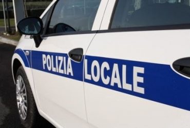 Incidente in viale Poetto. Abbattuto palo della luce