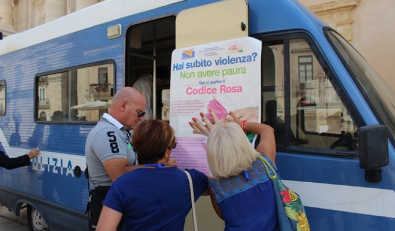 Continua la campagna della Polizia “Questo non è amore”