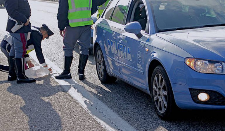 Nuoro: Schianto tra auto e Tir sulla 131. Muore passeggera di 84 anni