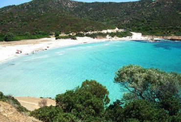 Colorare in spiaggia: 30 imprese balneari sarde aderiscono a campagna Fondazione Thun