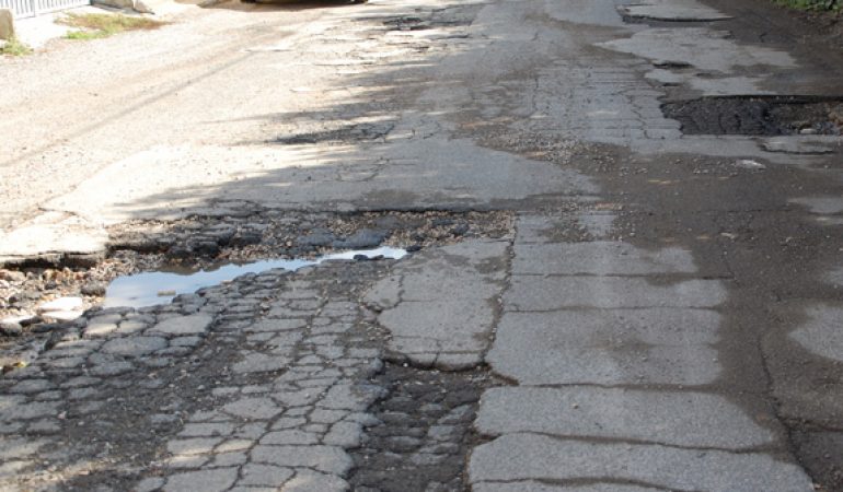 Strade dissestate nel Sulcis Iglesiente. Diversi sindaci pronti alla protesta