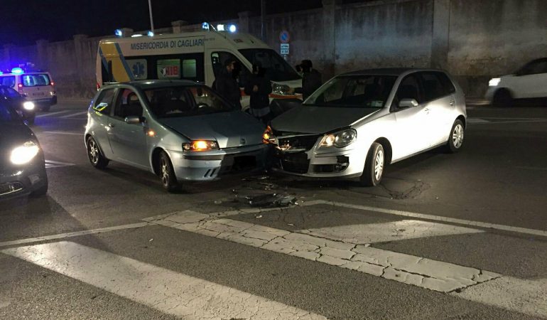 Incidente tra via Cadello e via Monsignor Piovella a Cagliari