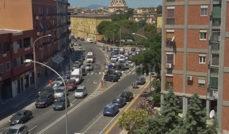 Rapina a una tabaccheria in Via Is Mirrionis