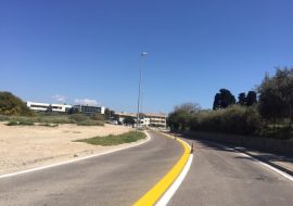 Cagliari, via Jenner:  divieto di transito violato continuamente