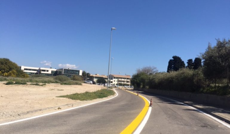 Cagliari, via Jenner:  divieto di transito violato continuamente