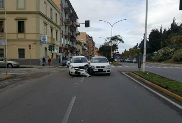 Scontro in via Liguria: una passeggera di 70 anni ricoverata in codice giallo