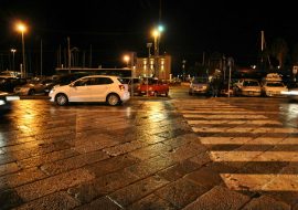 Pedone sulle strisce investito in via Roma a Cagliari.