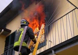 Selargius: appartamento a fuoco