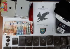 Cagliari, vendevano la droga in casa: arrestati due fratelli